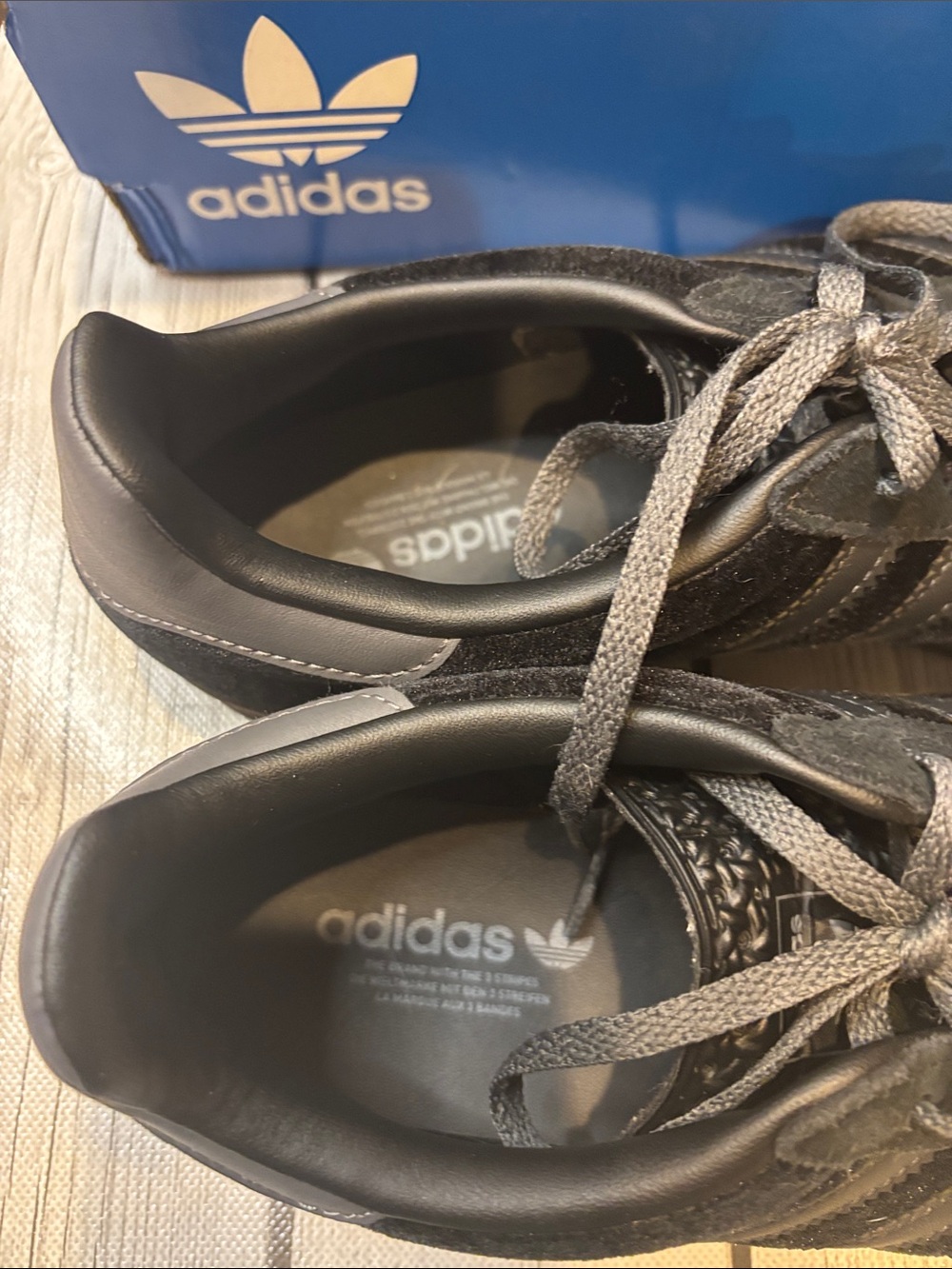 adidas Gazelle women’s size 7  Black Low-Top Sneakers with Gold Logo - Picture 6 of 7